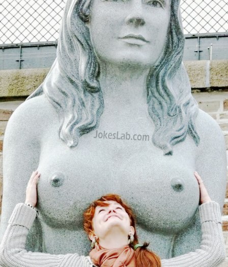 funny pose, enjoy the breast