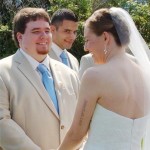 funny-wedding-photo-seduce-the-bride